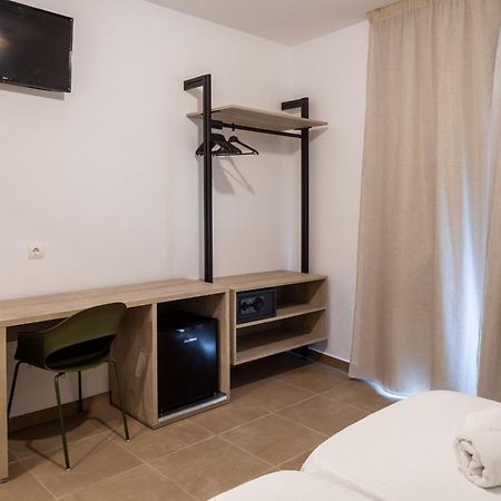 Hostal Alicante Sant Antoni de Portmany Екстериор снимка