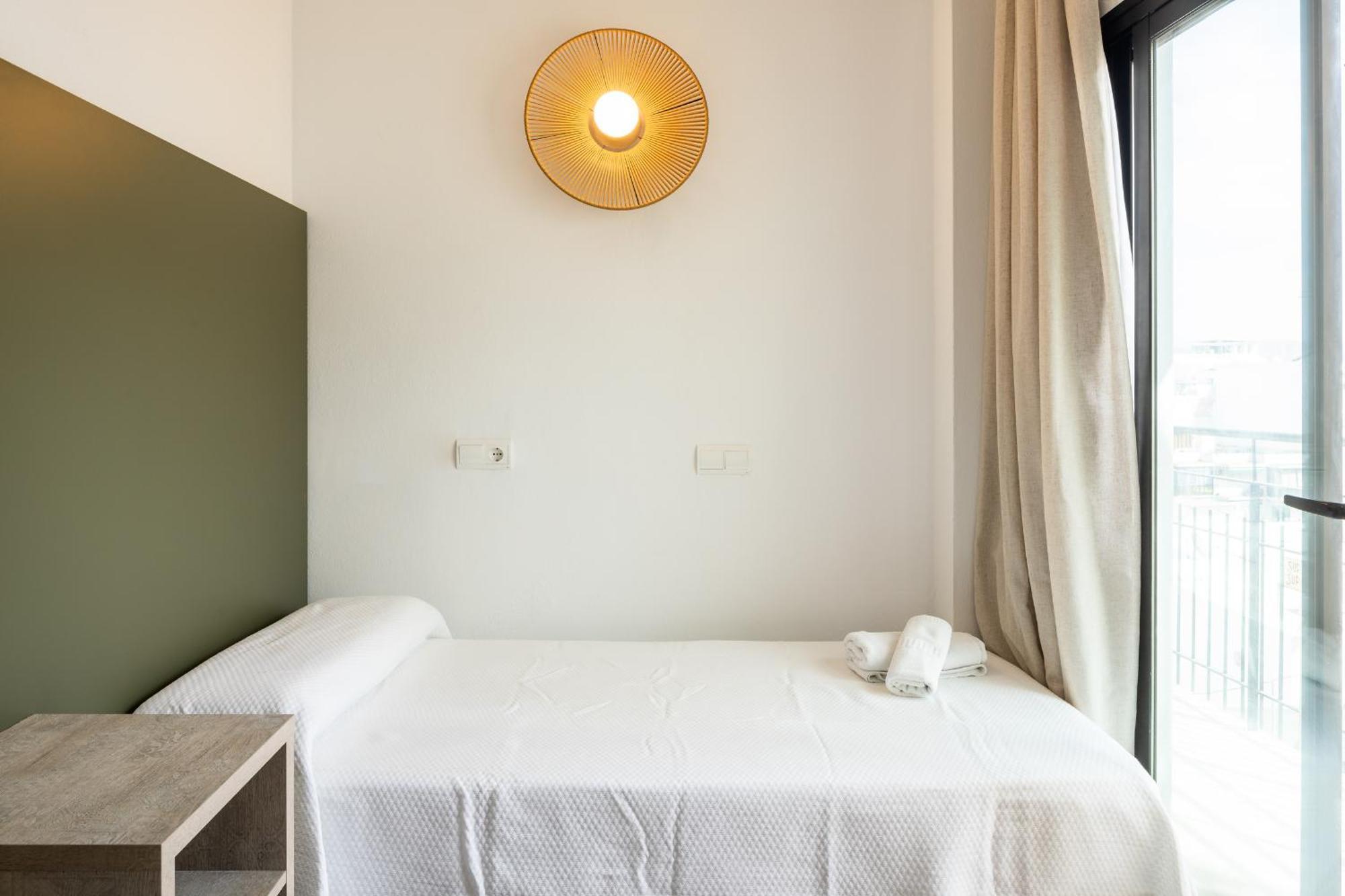 Hostal Alicante Sant Antoni de Portmany Екстериор снимка