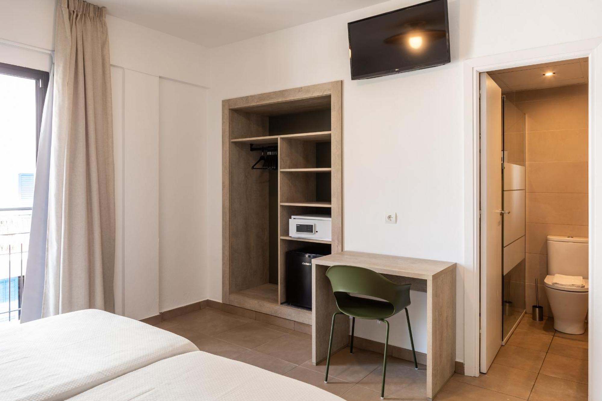 Hostal Alicante Sant Antoni de Portmany Екстериор снимка