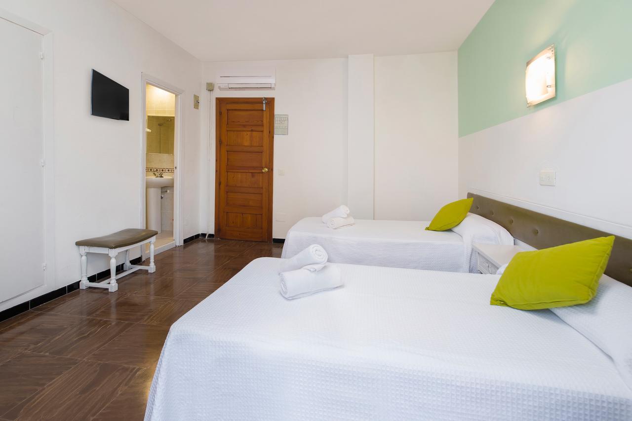 Hostal Alicante Sant Antoni de Portmany Екстериор снимка