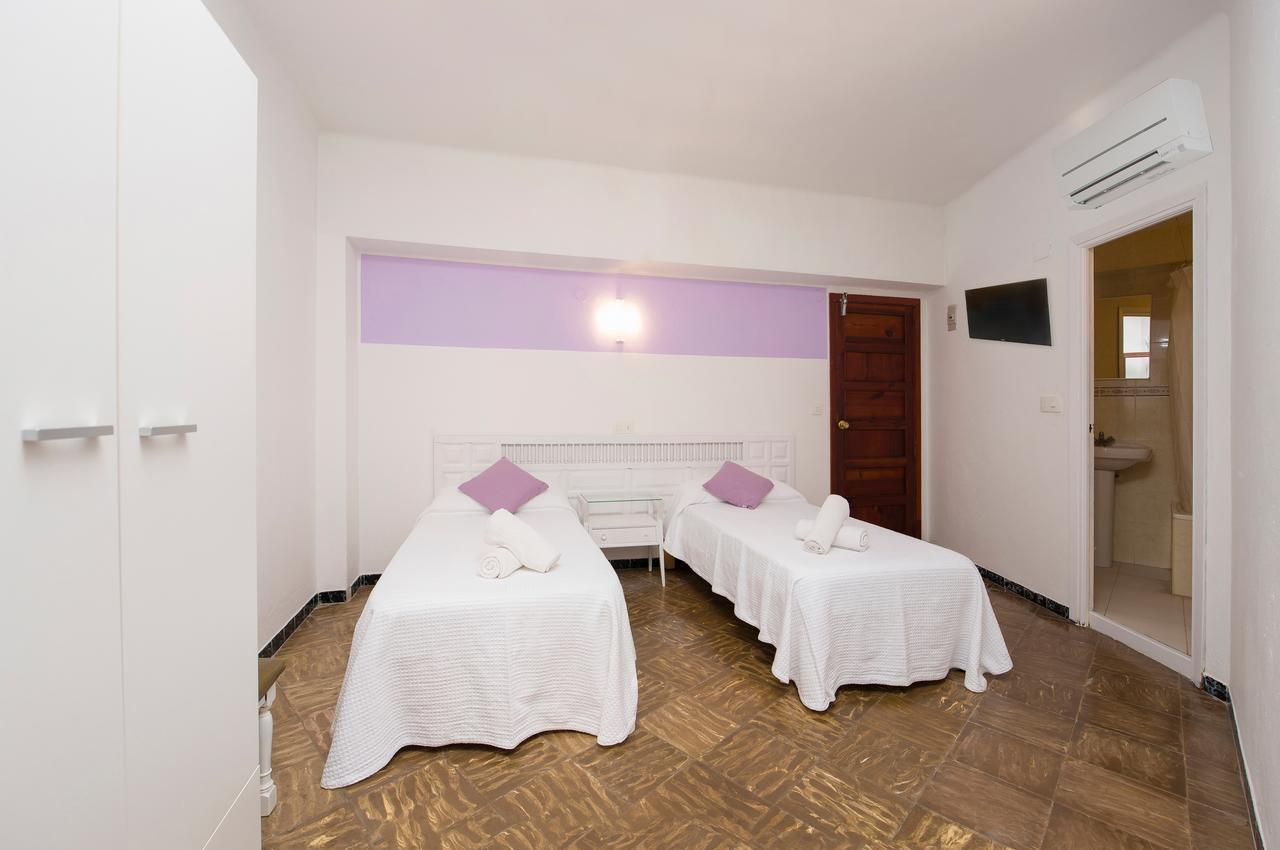 Hostal Alicante Sant Antoni de Portmany Екстериор снимка