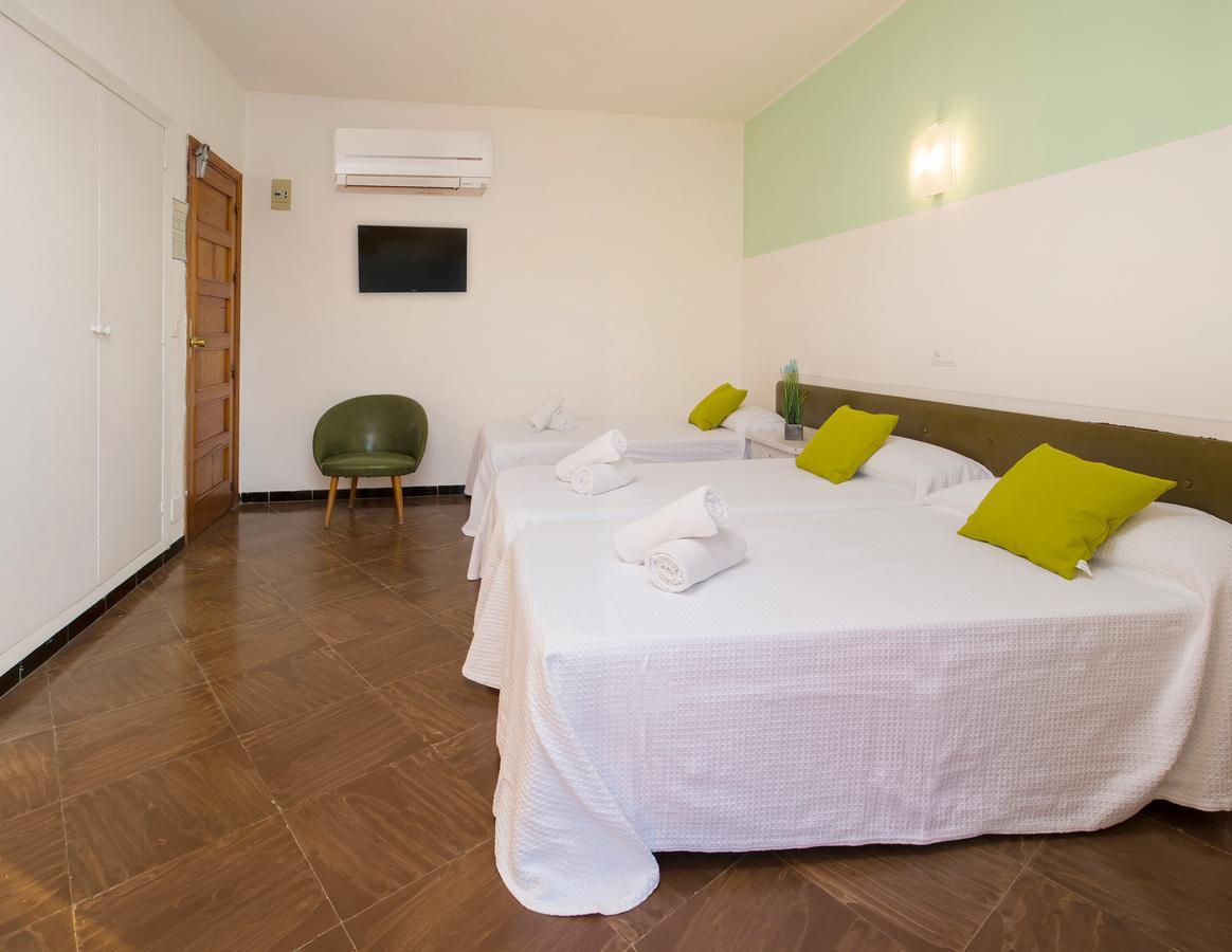 Hostal Alicante Sant Antoni de Portmany Екстериор снимка