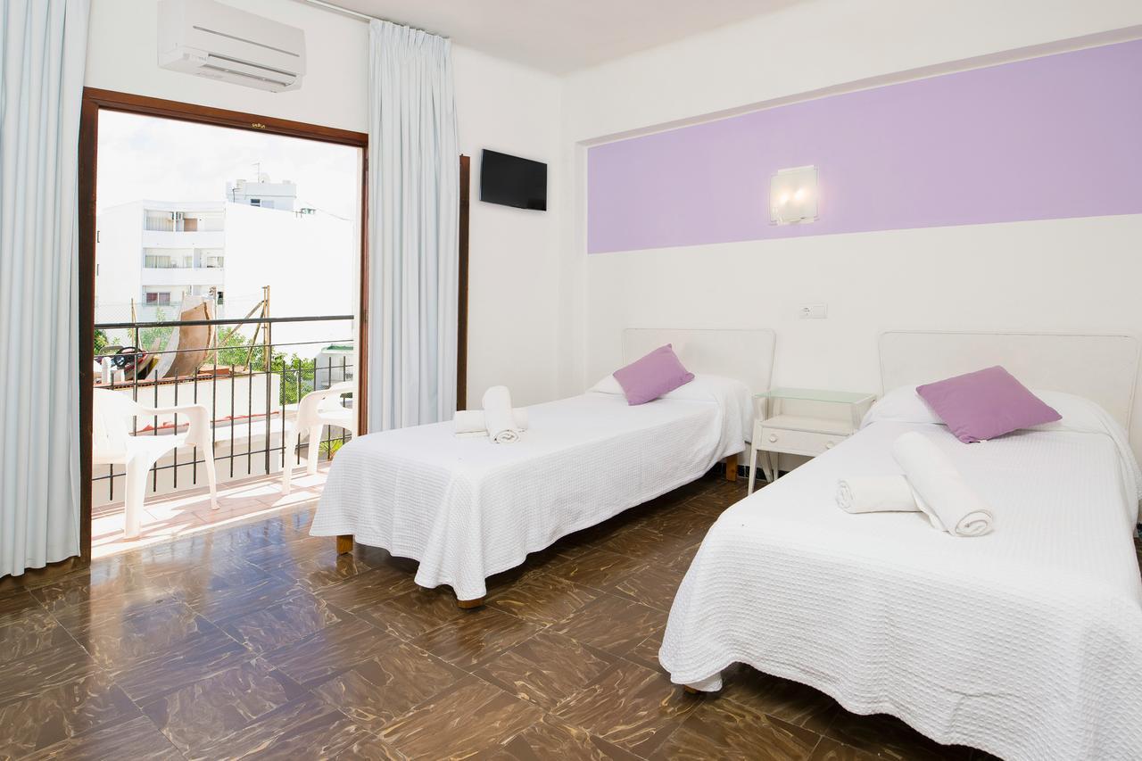 Hostal Alicante Sant Antoni de Portmany Екстериор снимка