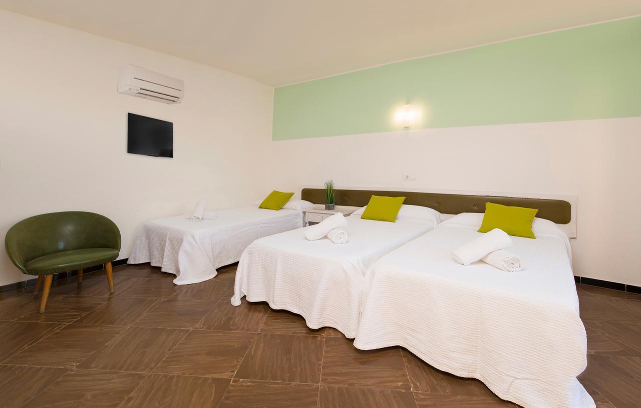 Hostal Alicante Sant Antoni de Portmany Екстериор снимка