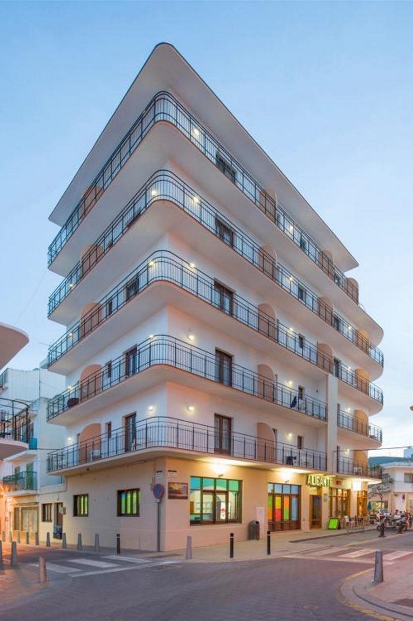 Hostal Alicante Sant Antoni de Portmany Екстериор снимка